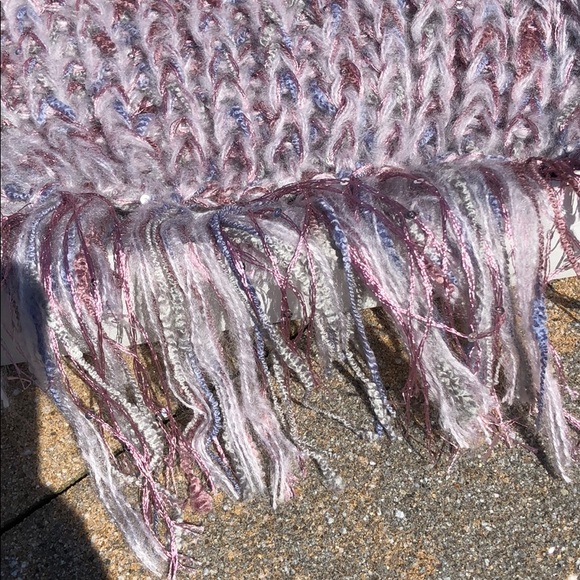Lavender knitted scarf. - Picture 3 of 4